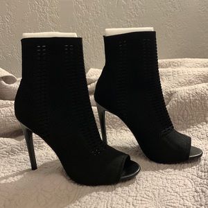 Steve Madden Candid Sock Heels 👠